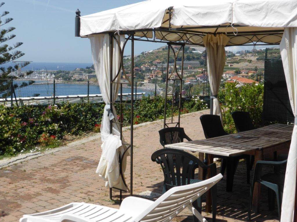 Villa Del Mare Ligure Terme & Spa Piscina A 37 Gradi Santo Stefano al Mare Eksteriør billede