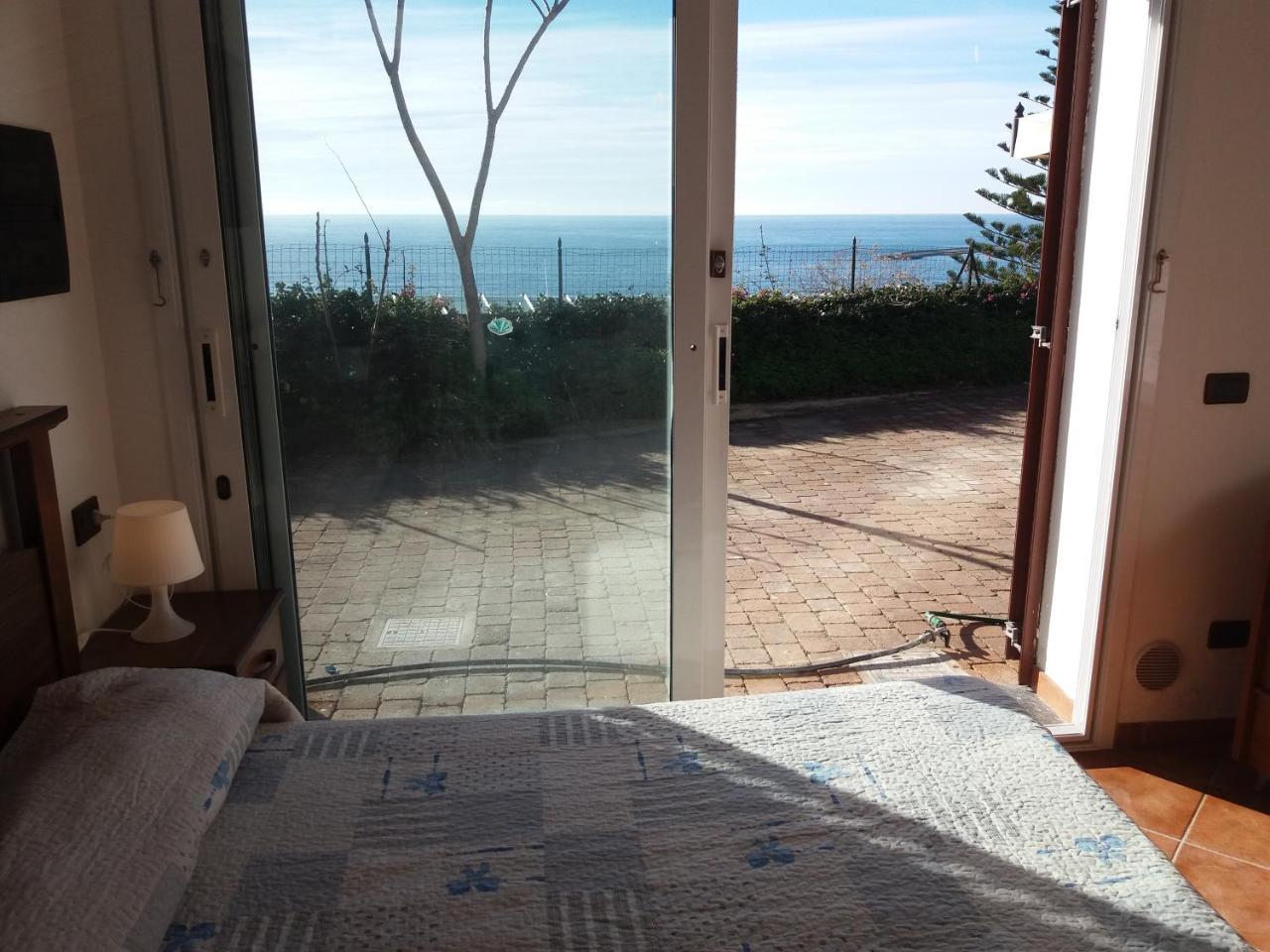 Villa Del Mare Ligure Terme & Spa Piscina A 37 Gradi Santo Stefano al Mare Eksteriør billede